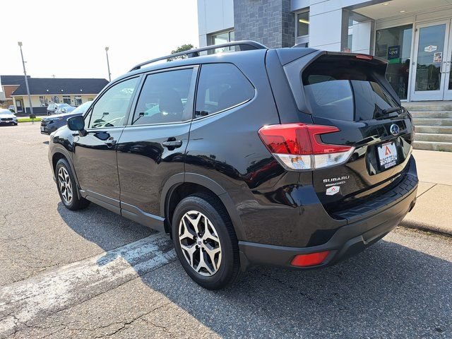 Used 2020 Subaru Forester Premium AWD/4WD image 4