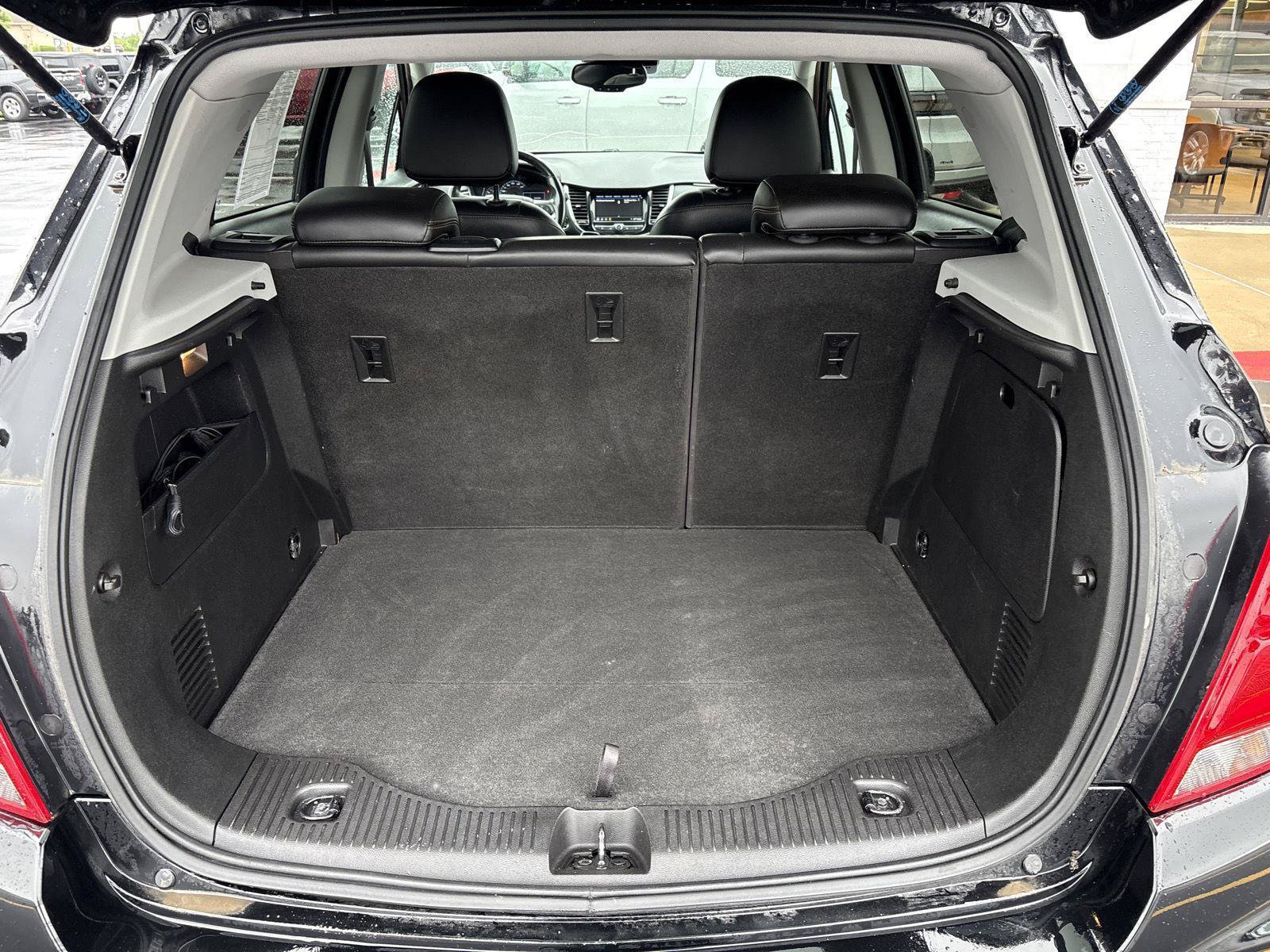 Used 2019 Chevrolet Trax Premier w/ LPO, Cargo Package FWD image 11