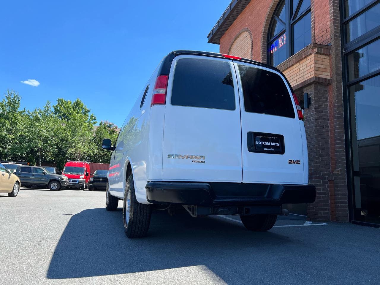 Used 2017 GMC Savana 2500 RWD image 7