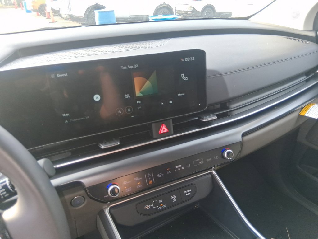Certified 2026 Kia Carnival FWD image 15