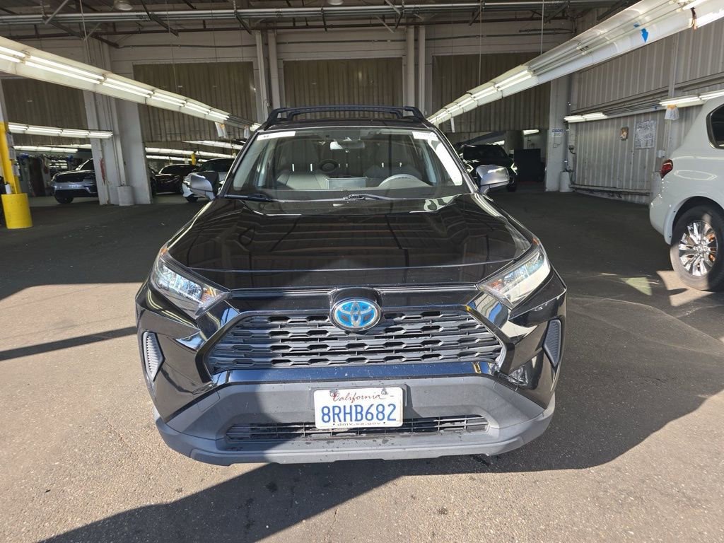 Used 2020 Toyota RAV4 LE image 11