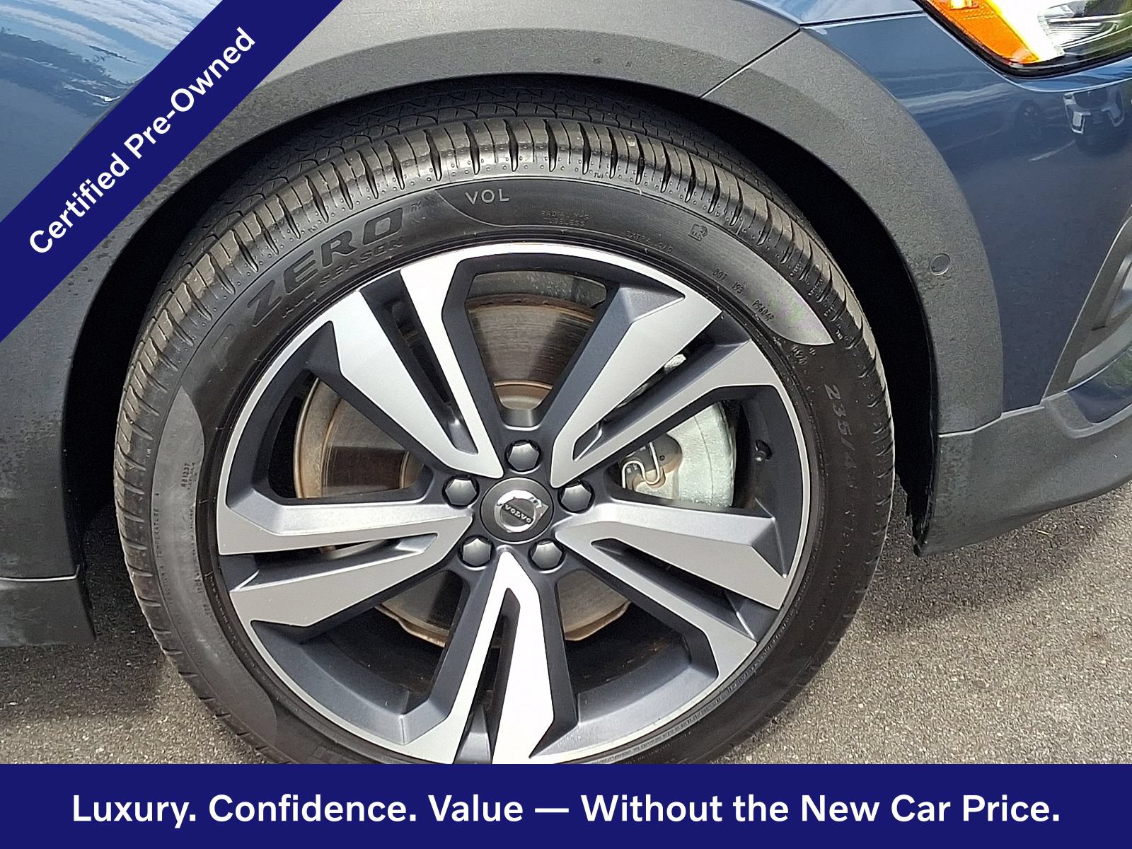 Certified 2024 Volvo V60 B5 Cross Country Plus AWD/4WD image 9