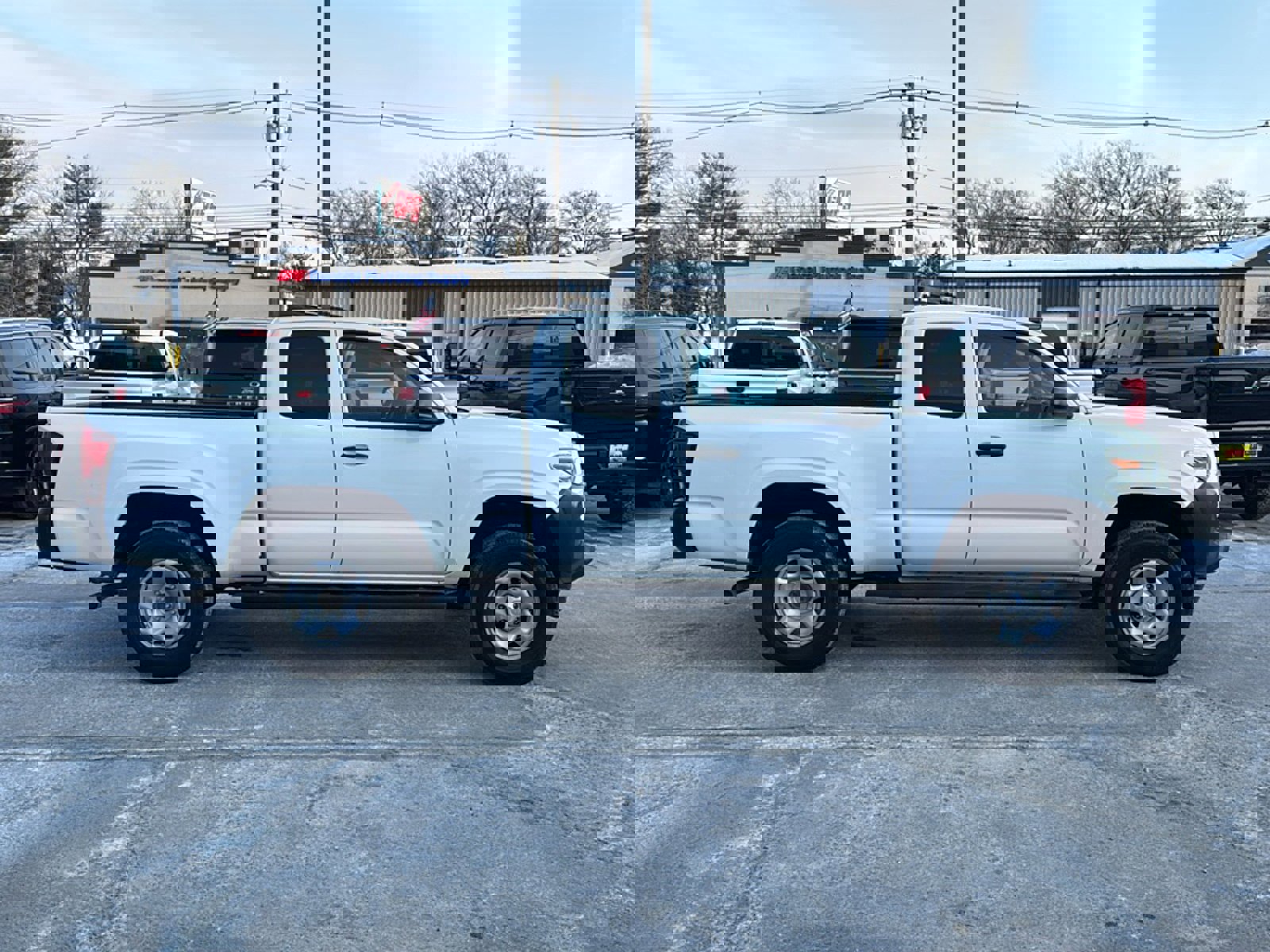 Used 2020 Toyota Tacoma SR image 9