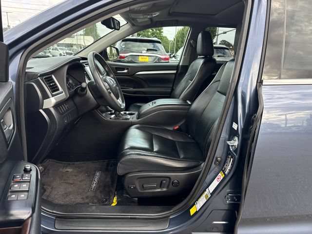 Used 2014 Toyota Highlander XLE AWD/4WD image 15
