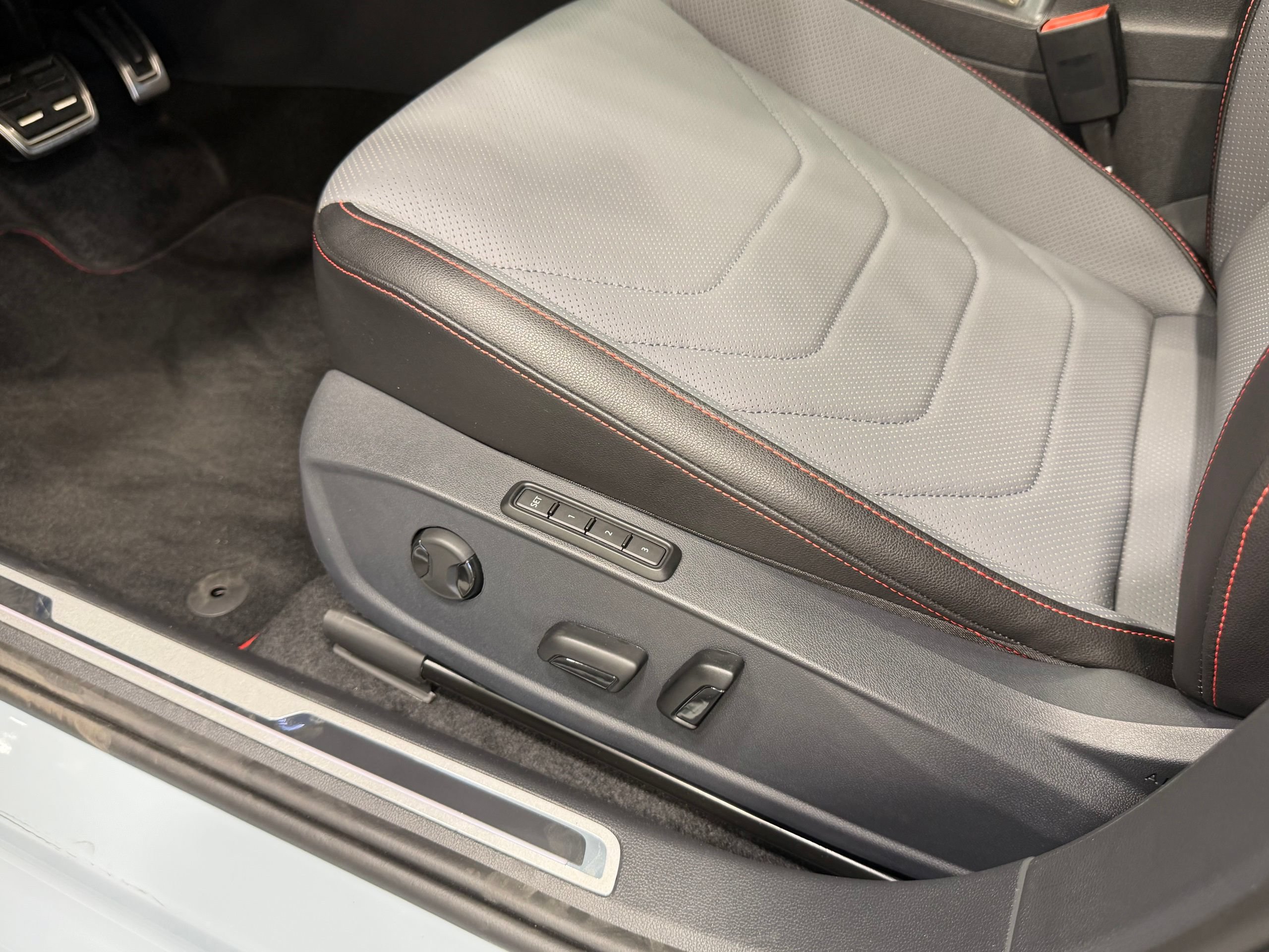 New 2026 Volkswagen Jetta GLI Autobahn FWD image 40