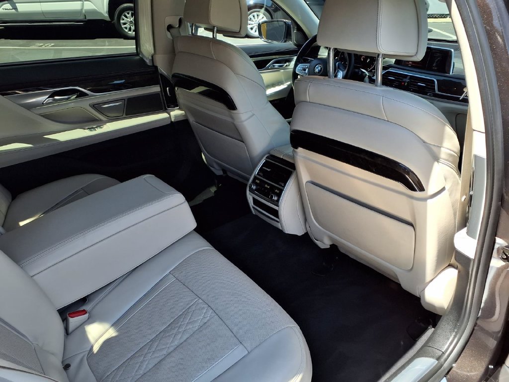 Used 2016 BMW 740i RWD image 35