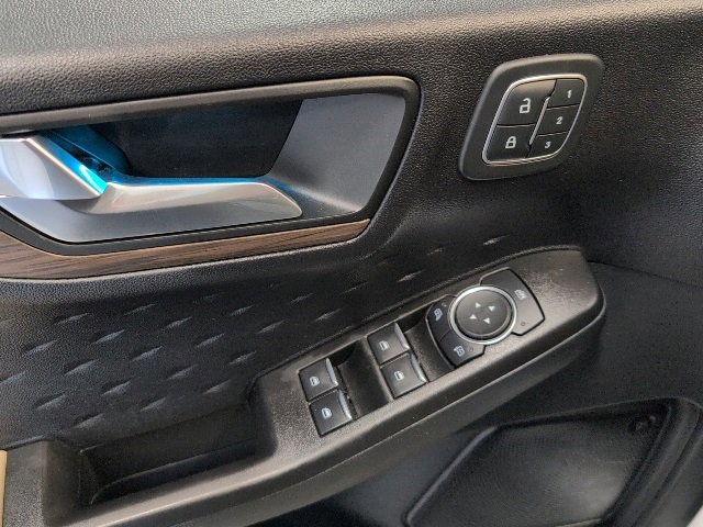 Used 2020 Ford Escape Titanium image 14