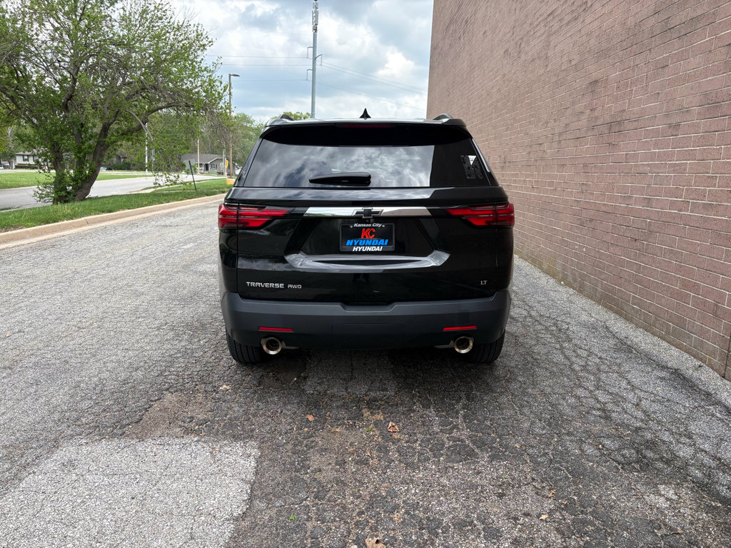 Used 2023 Chevrolet Traverse LT image 4
