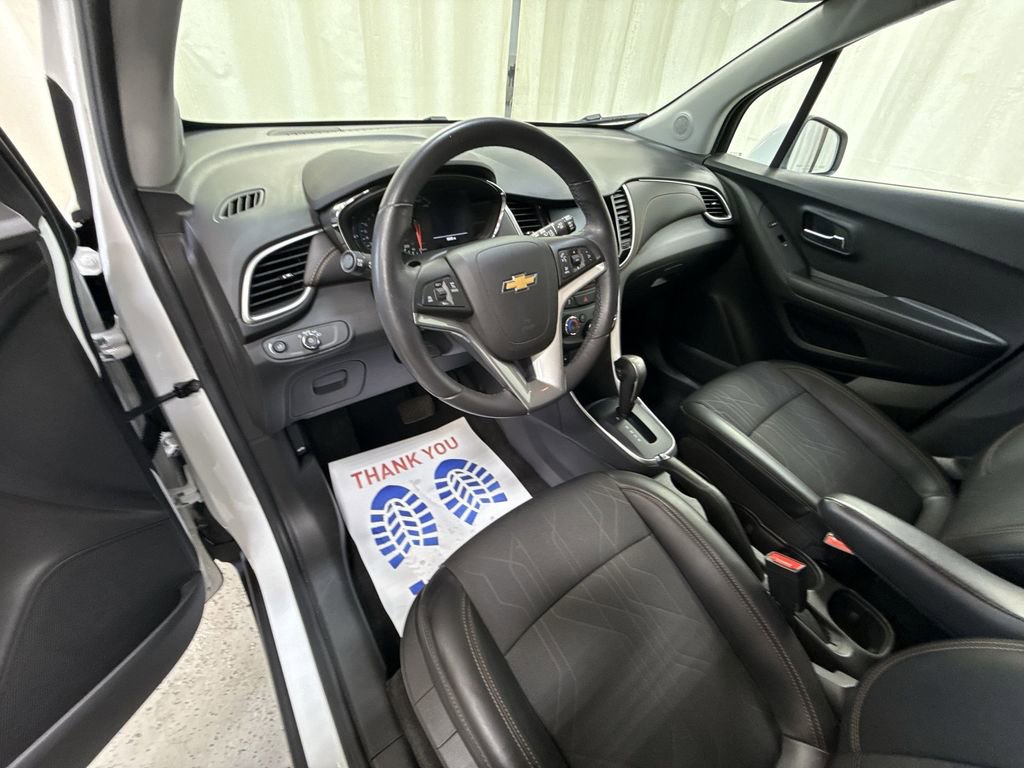 Certified 2022 Chevrolet Trax LT w/ LT Convenience Package image 14