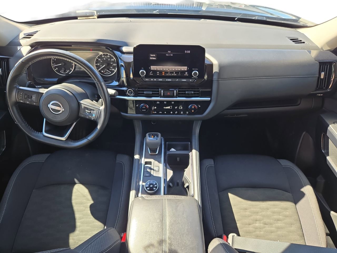 Used 2024 Nissan Pathfinder SV image 9