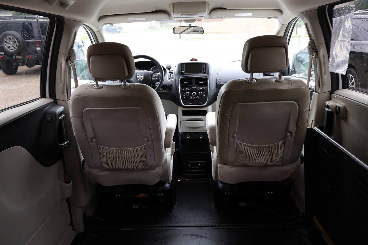 Used 2017 Dodge Grand Caravan SE w/ Power Window Group FWD image 18