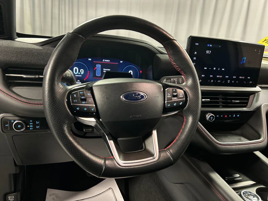 Used 2025 Ford Explorer ST-Line w/ ST-Line Street Pack AWD/4WD image 15