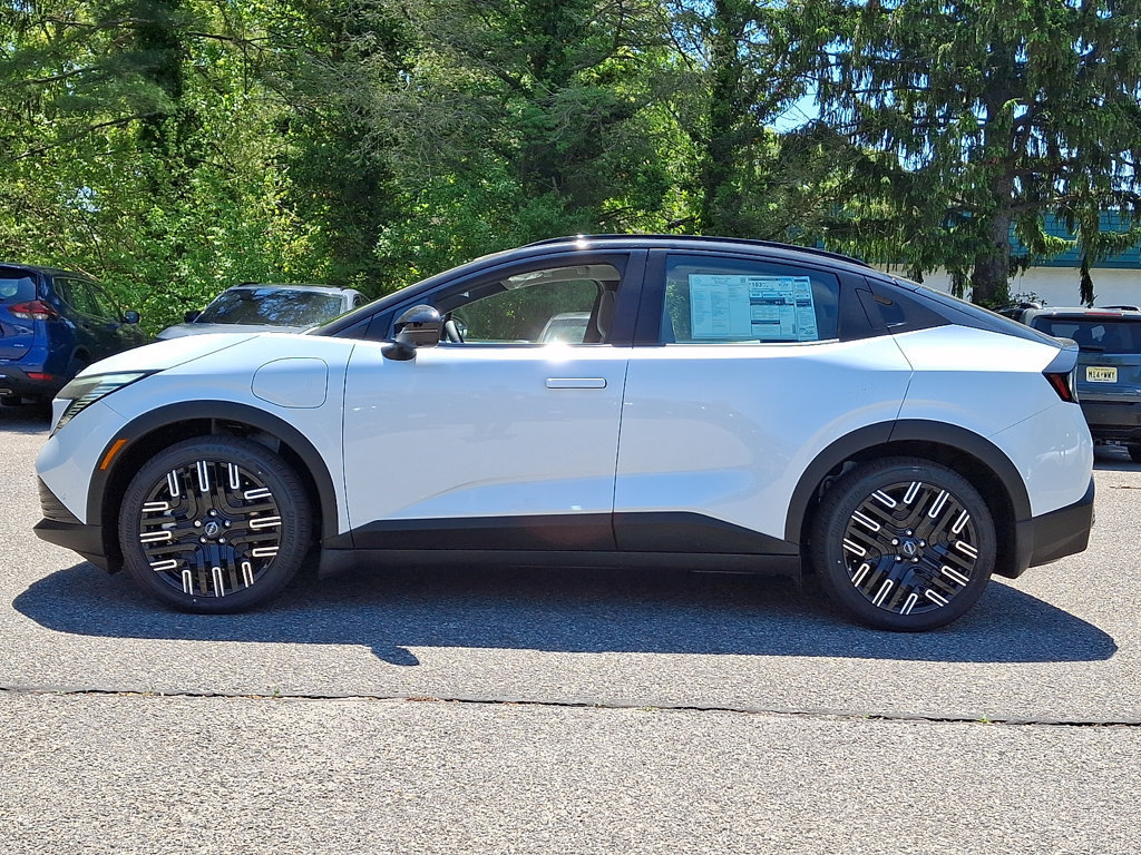 New 2026 Nissan Leaf Platinum+ w/ Cargo Package (Platinum+) FWD image 5