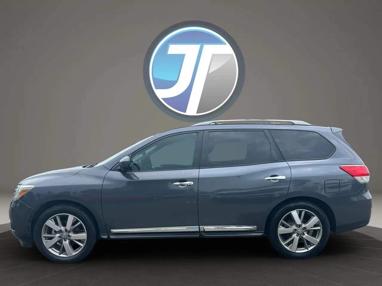 Used 2014 Nissan Pathfinder Platinum w/ Platinum Premium Package FWD image 13