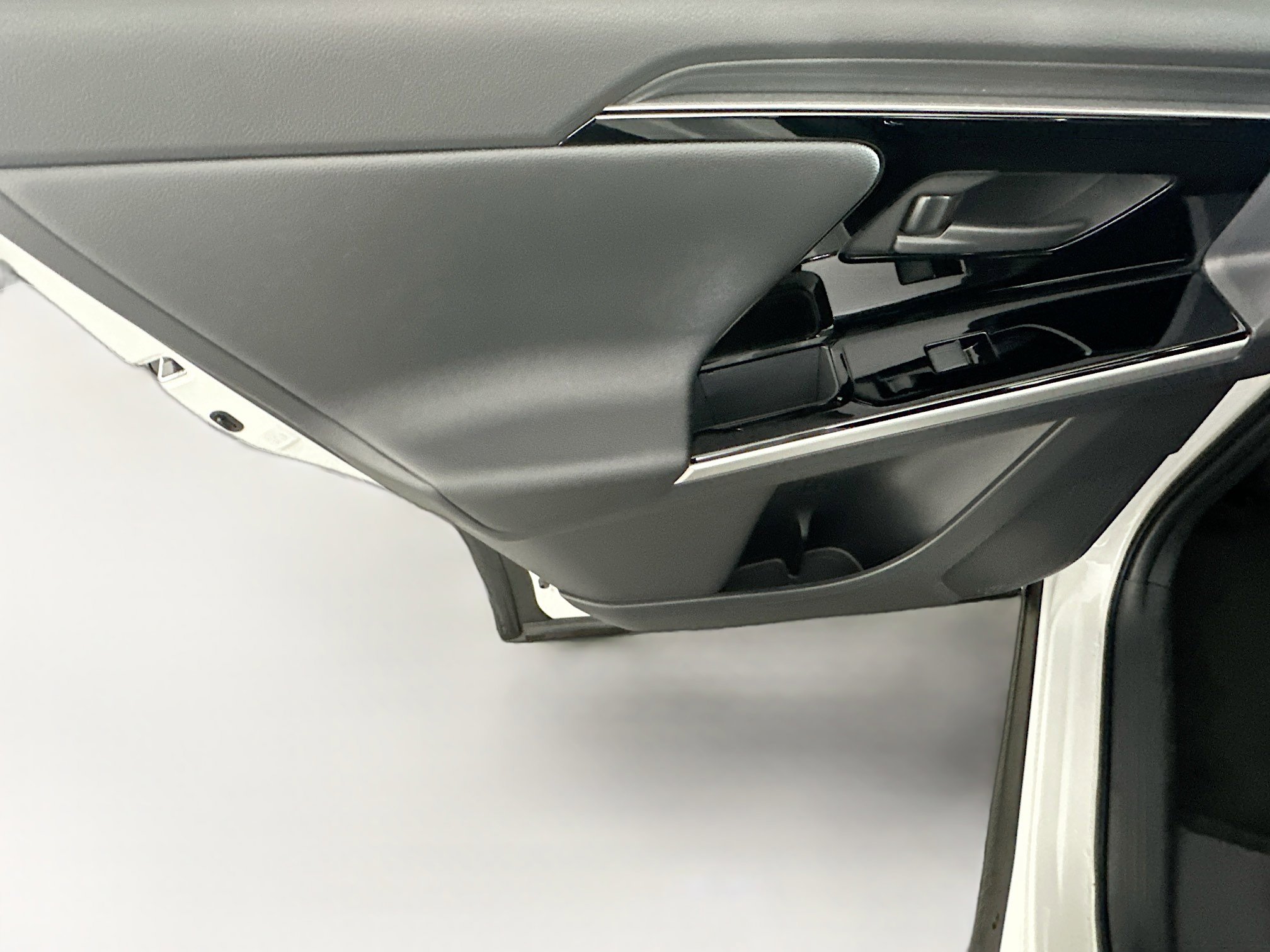 Used 2024 Toyota bZ4X XLE w/ Weather Package FWD image 26