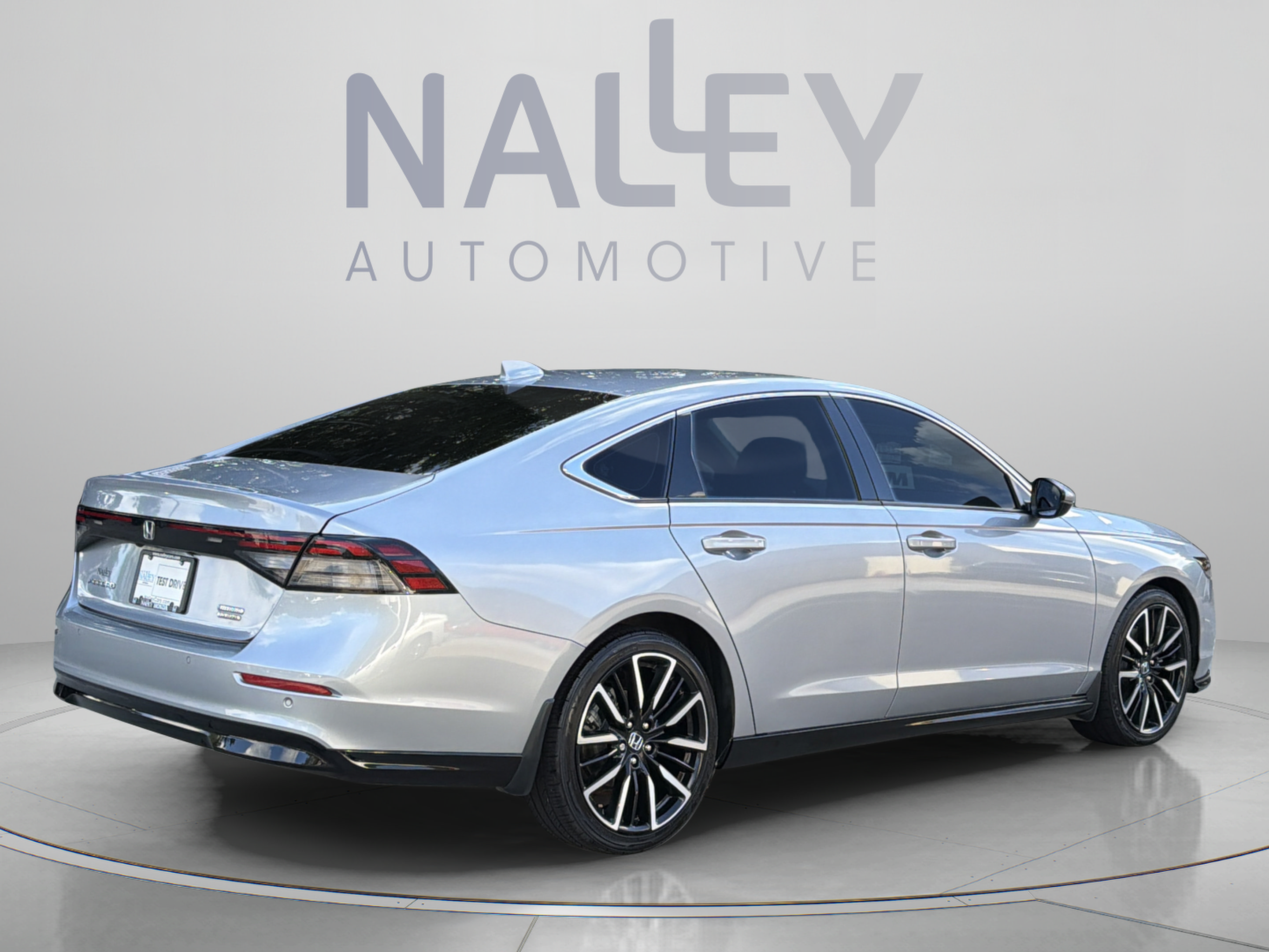Used 2023 Honda Accord Touring image 4
