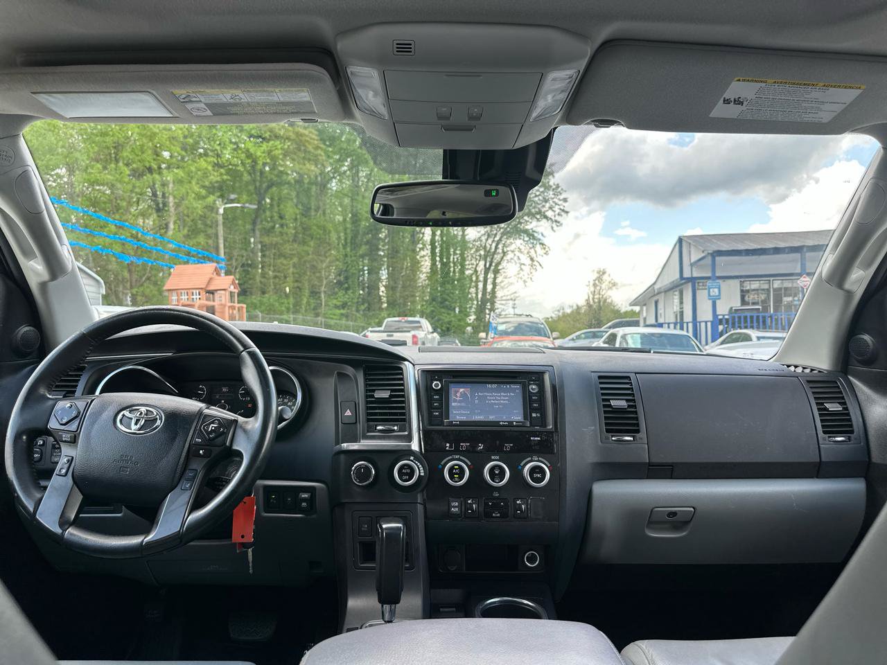 Used 2018 Toyota Sequoia Limited w/ Safety & Convenience Package AWD/4WD image 10