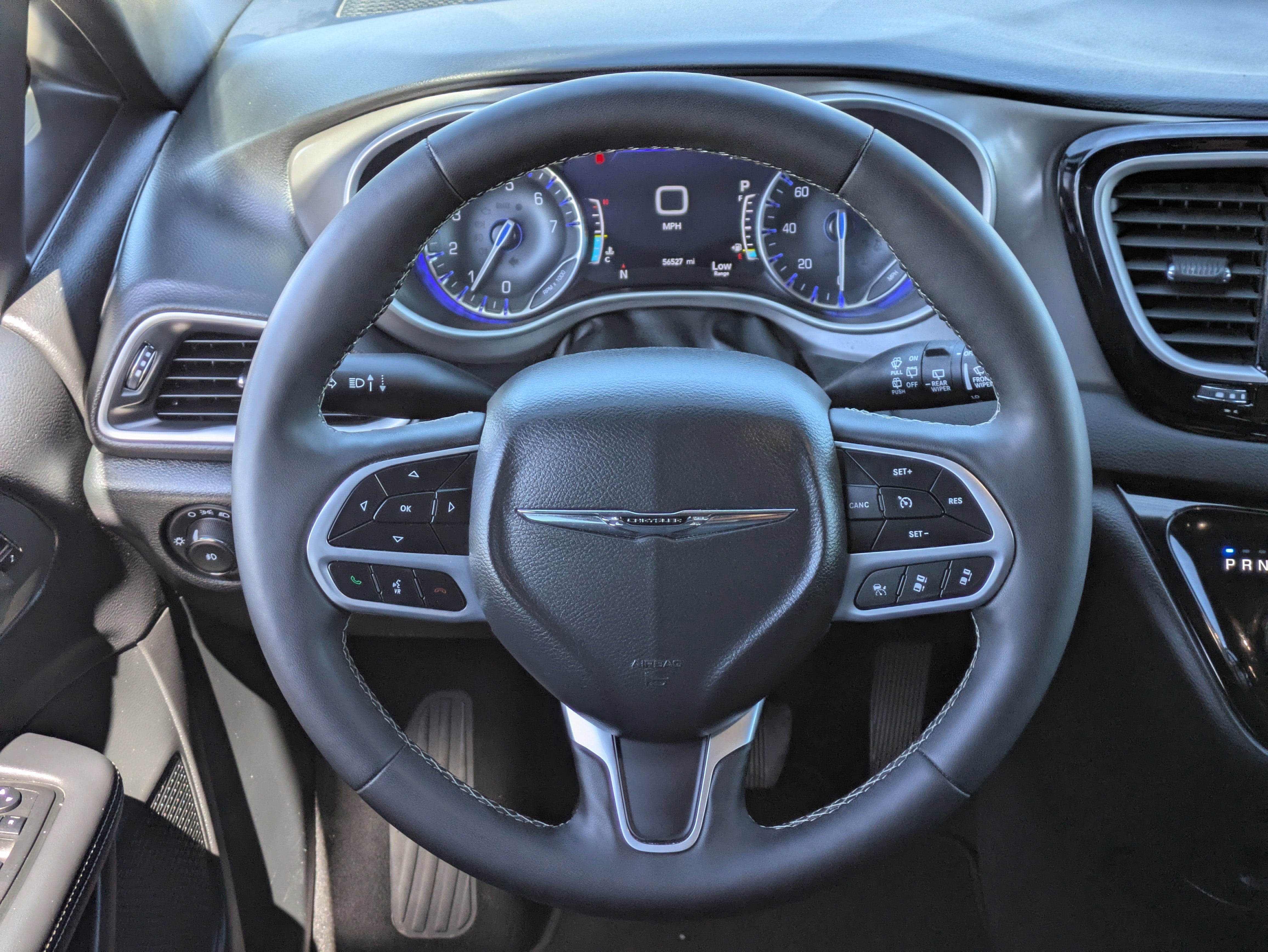 Used 2025 Chrysler Pacifica Select image 22