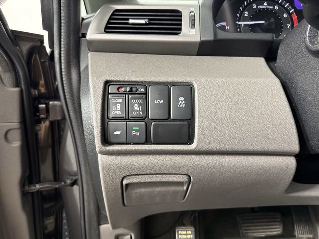 Used 2016 Honda Odyssey Touring Elite image 14