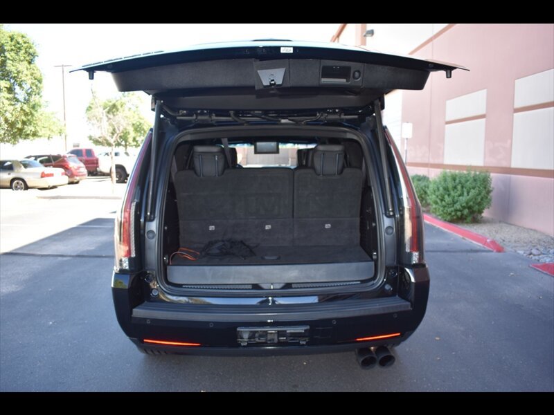 Used 2017 Cadillac Escalade Platinum AWD/4WD image 24