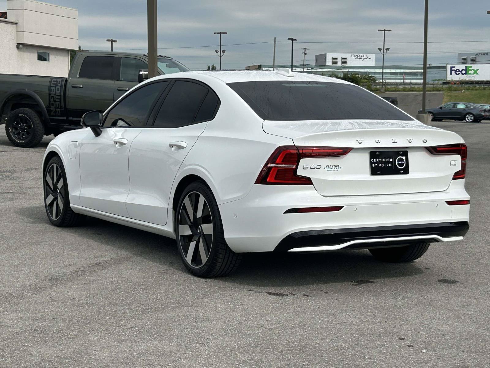 Certified 2024 Volvo S60 T8 Plus w/ Climate Package AWD/4WD image 5