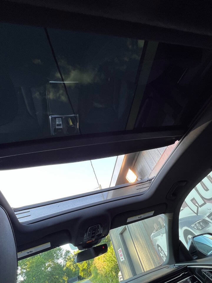 Used 2019 Audi Q8 Prestige image 19