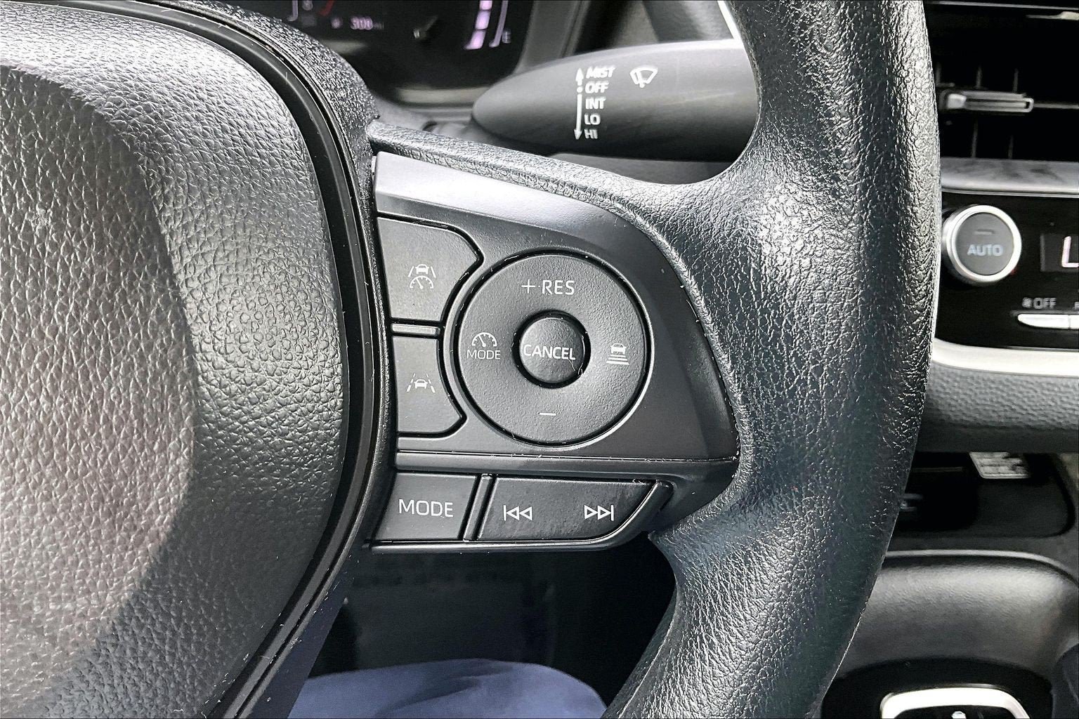 Used 2026 Toyota Corolla LE w/ LE Premium Package FWD image 18