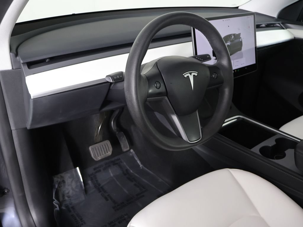 Used 2023 Tesla Model Y Long Range AWD/4WD image 26