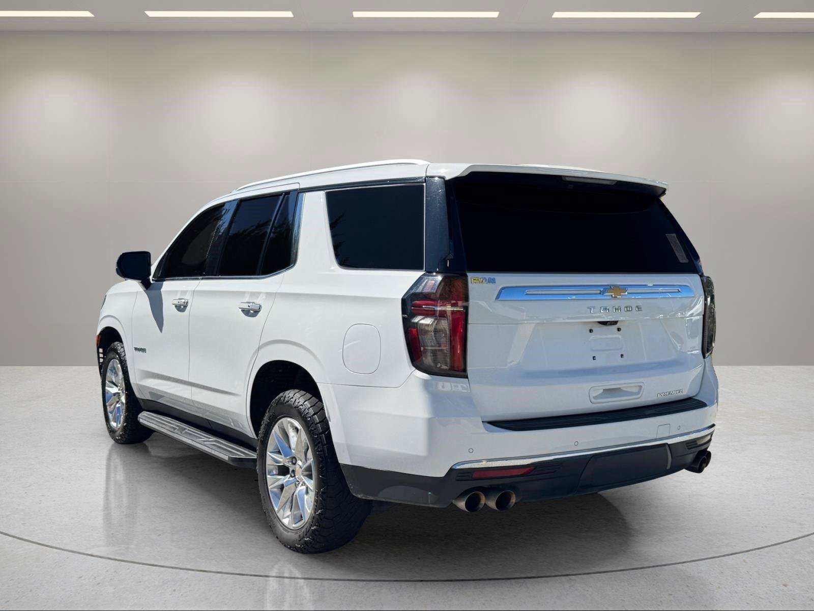 Used 2023 Chevrolet Tahoe Premier AWD/4WD image 3