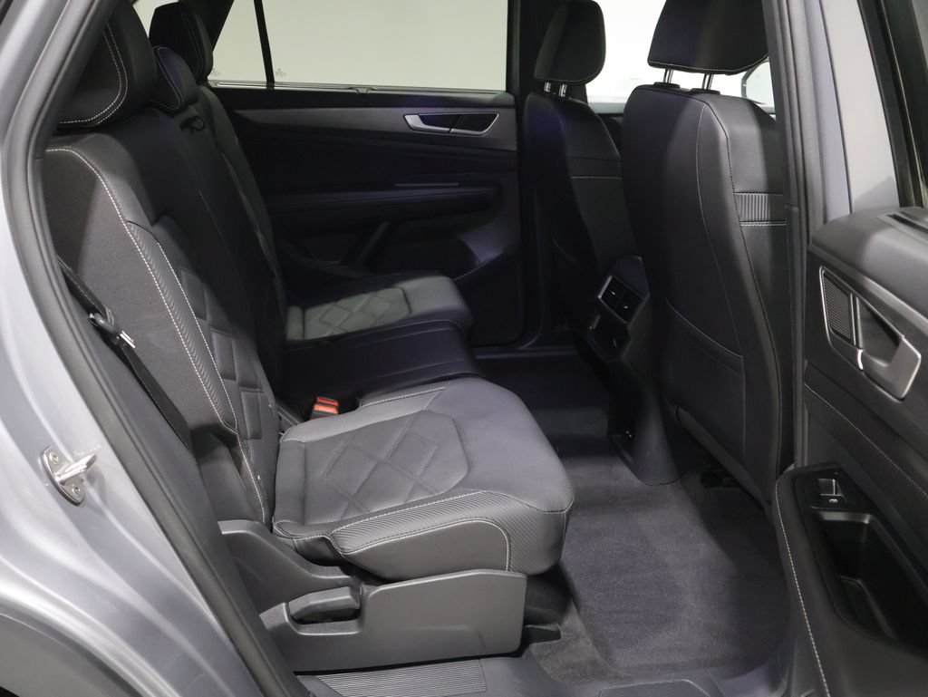Used 2025 Volkswagen Atlas Cross Sport SE AWD/4WD image 20