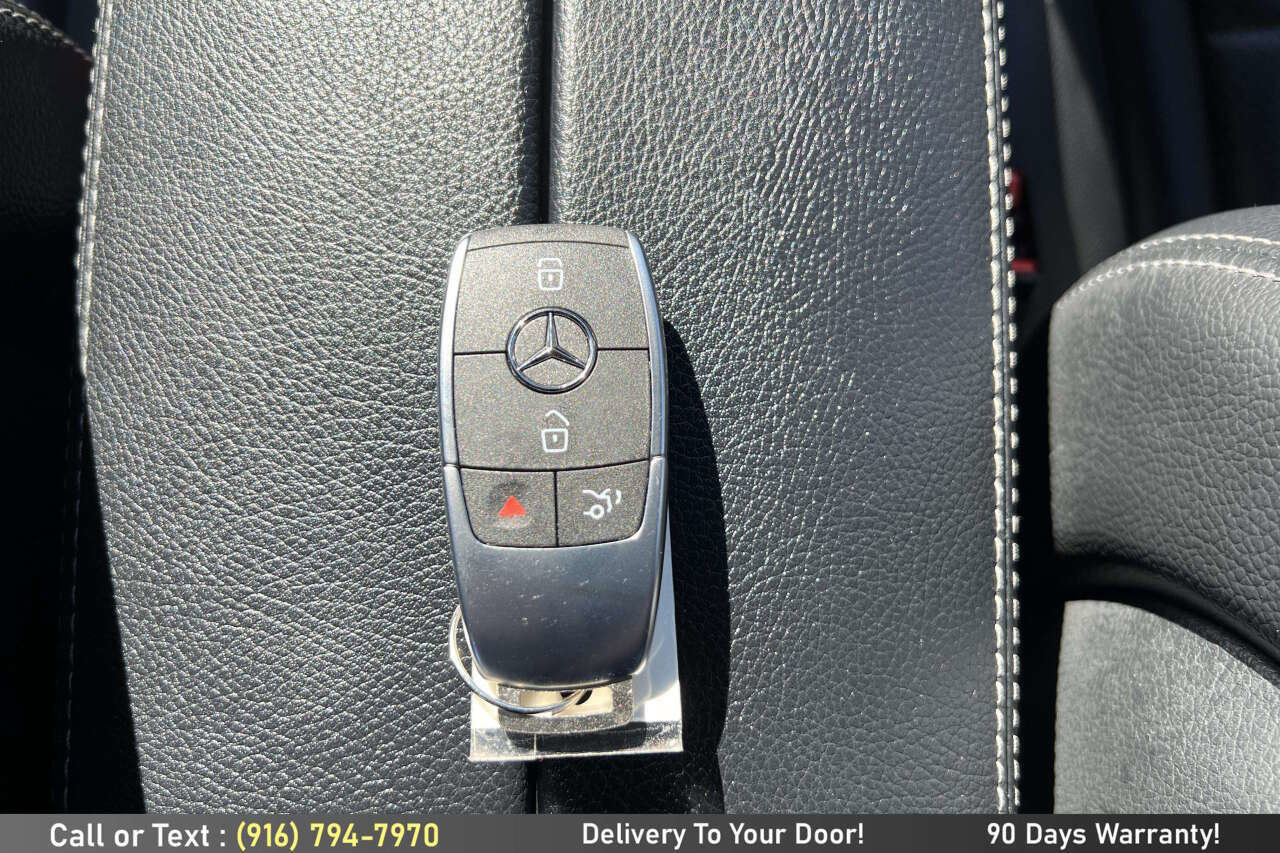 Used 2022 Mercedes-Benz GLC 300 4MATIC image 15