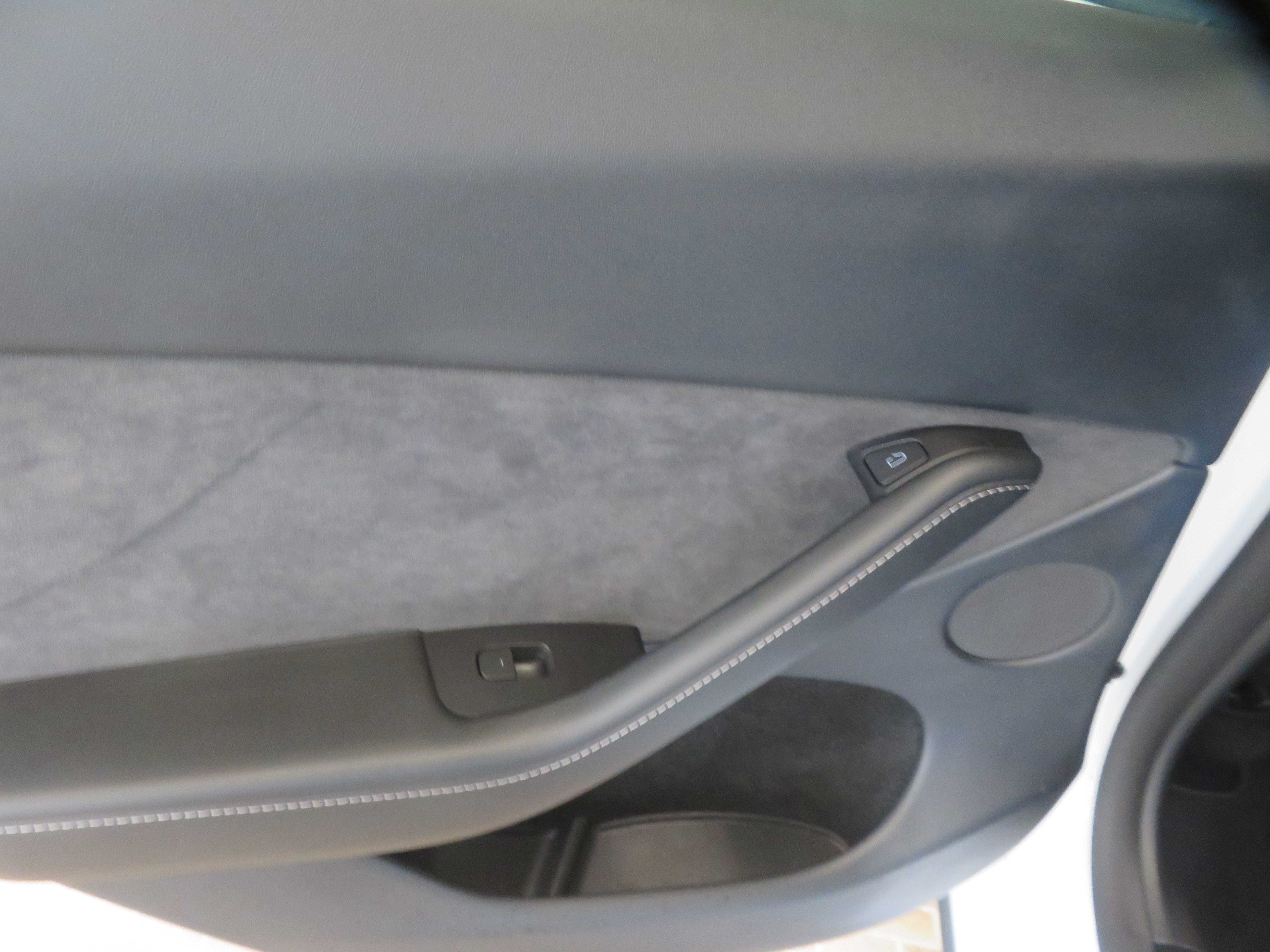 Used 2024 Tesla Model Y Long Range AWD/4WD image 19