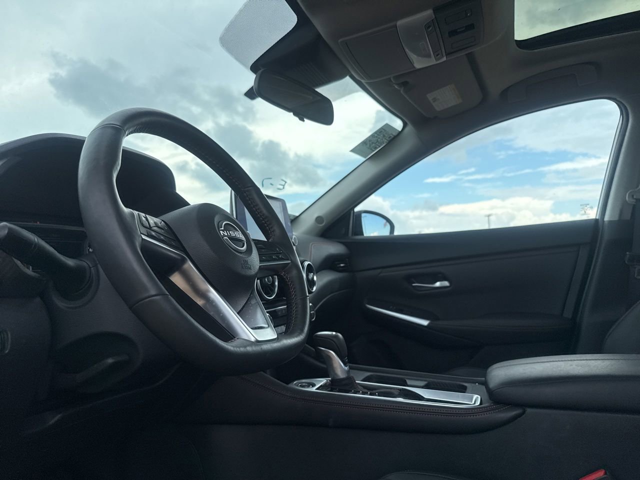 Certified 2025 Nissan Sentra SR w/ SR Premium Package FWD image 36