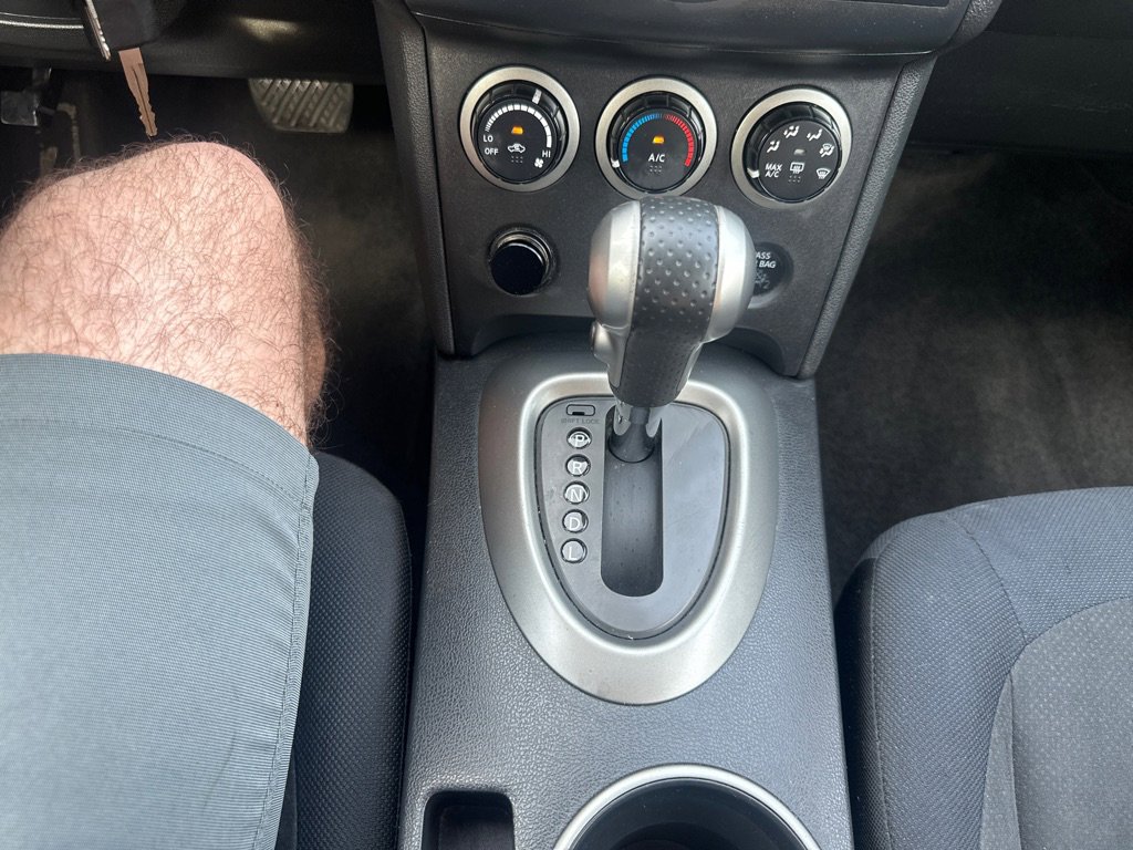 Used 2010 Nissan Rogue S image 18