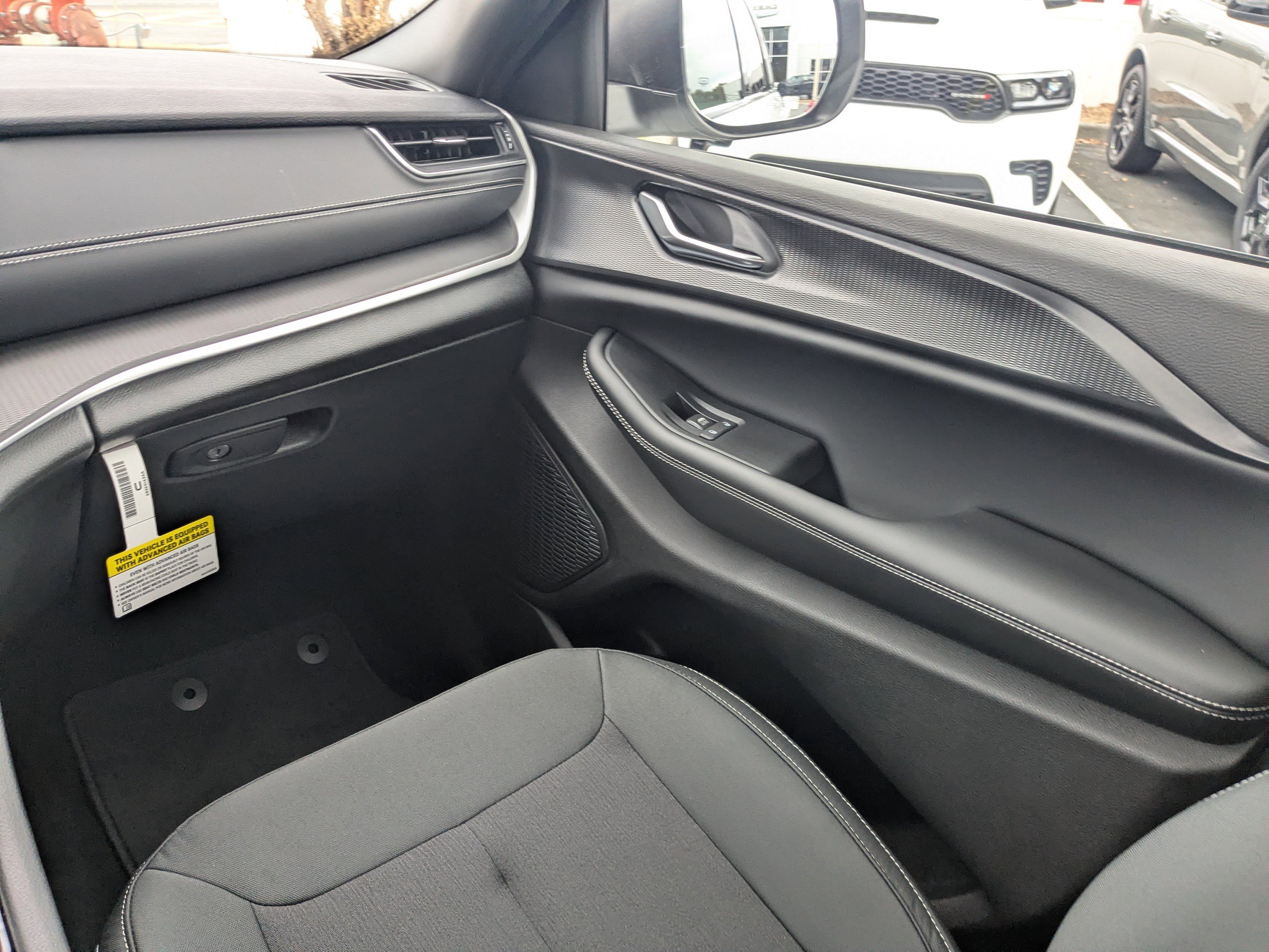 New 2026 Jeep Grand Cherokee Altitude 4x2 image 16