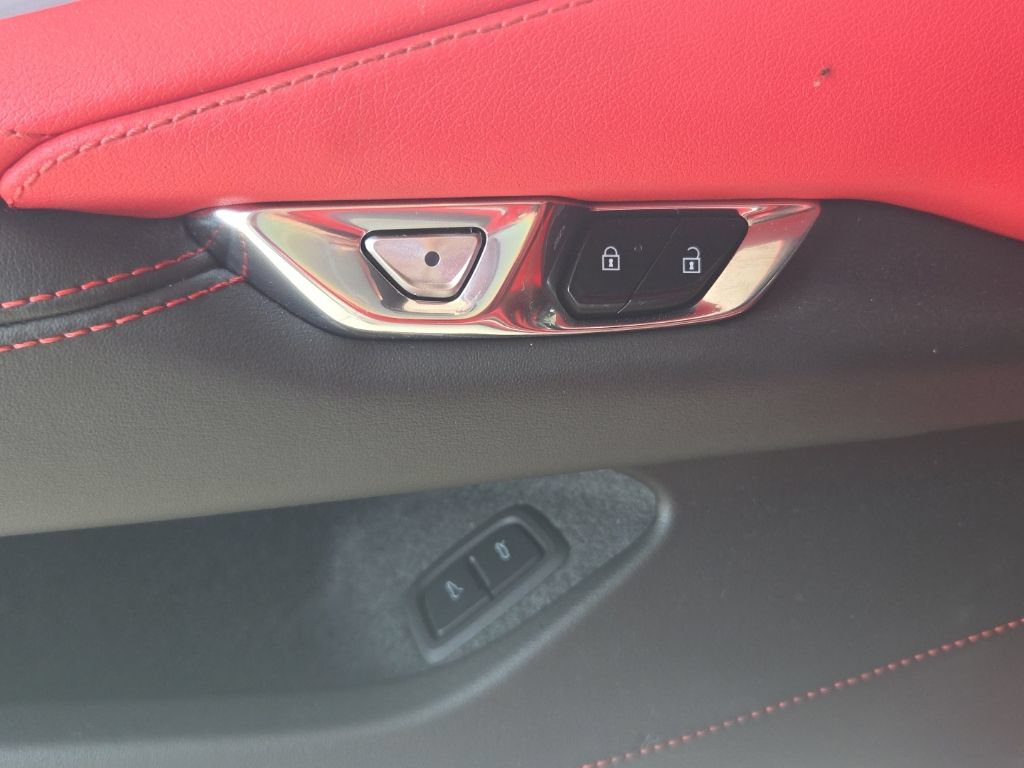 Used 2022 Chevrolet Corvette Stingray Preferred Cpe w/ Z51 Performance Package RWD image 19
