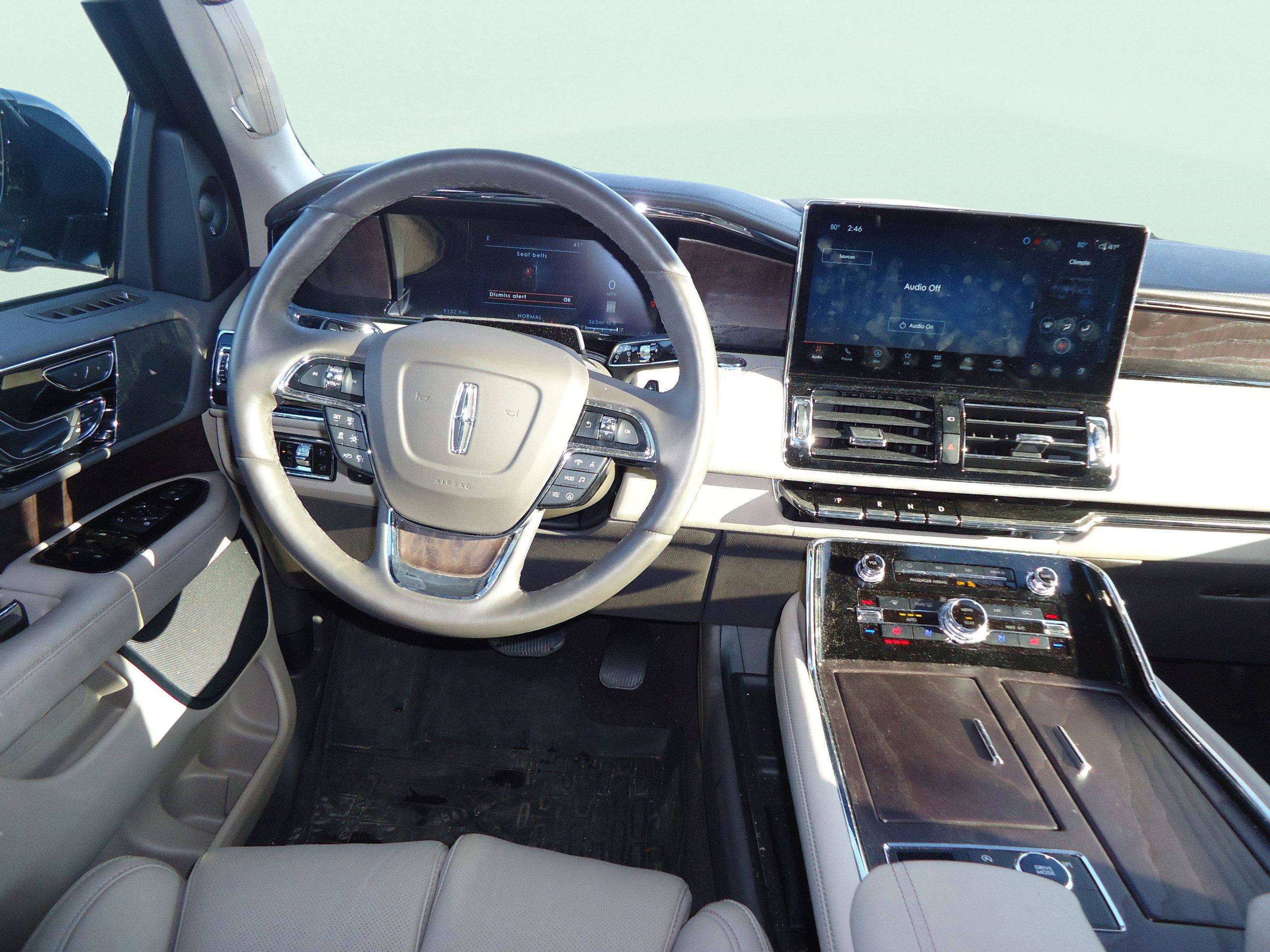 Used 2024 Lincoln Navigator L Reserve image 11