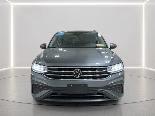 Used 2024 Volkswagen Tiguan SE w/ Panoramic Sunroof Package AWD/4WD image 9