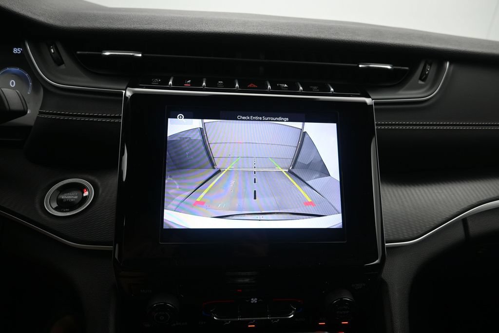 Used 2024 Jeep Grand Cherokee L Laredo RWD image 16