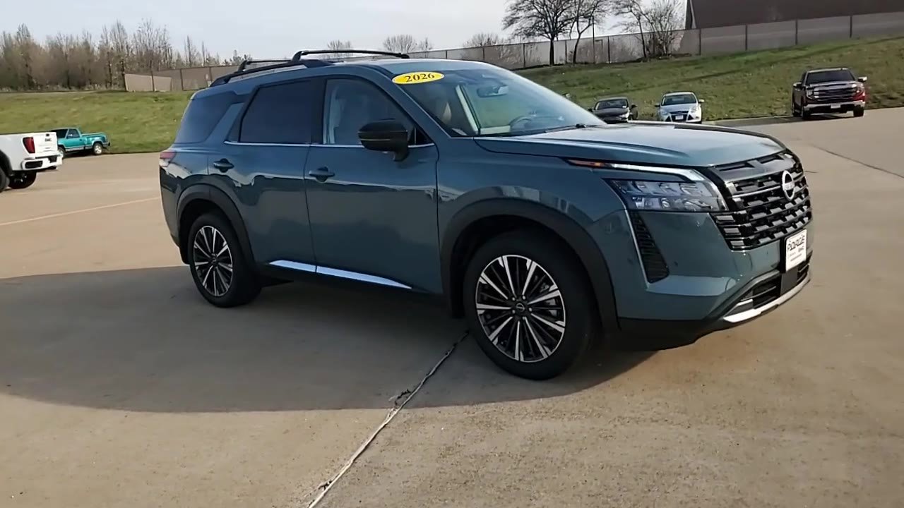 Used 2026 Nissan Pathfinder Platinum image 2