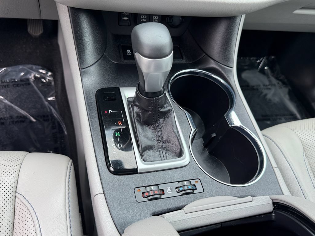 Used 2019 Toyota Highlander Limited Platinum AWD/4WD image 25