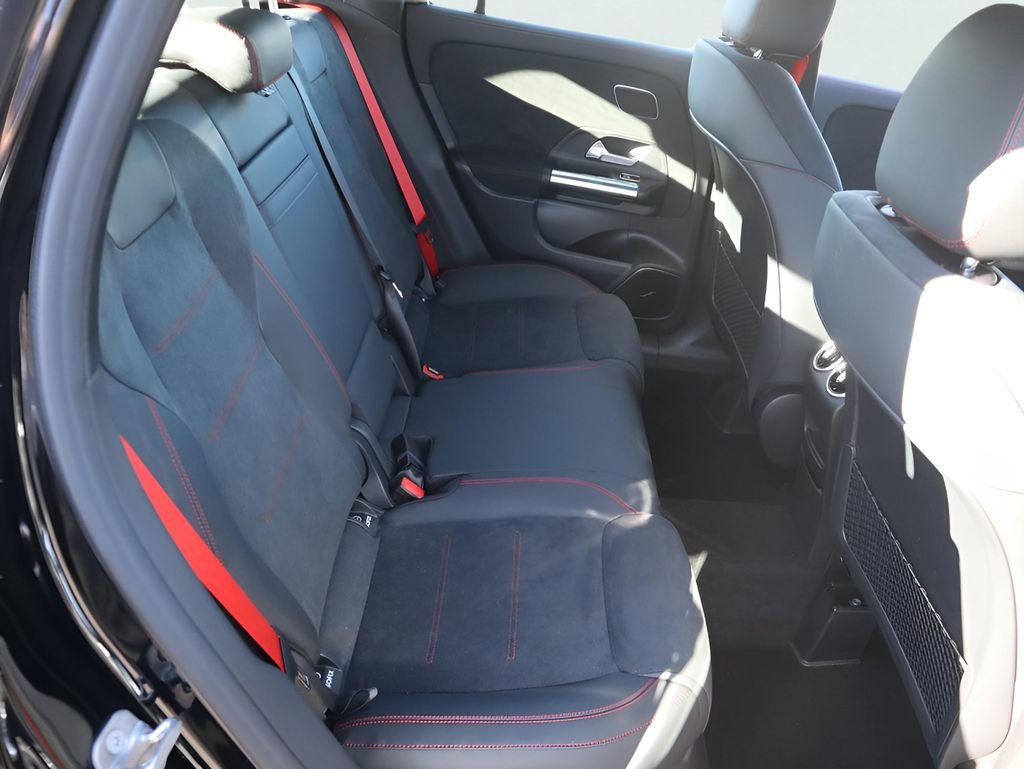 New 2026 Mercedes-Benz GLA 35 AMG 4MATIC image 21