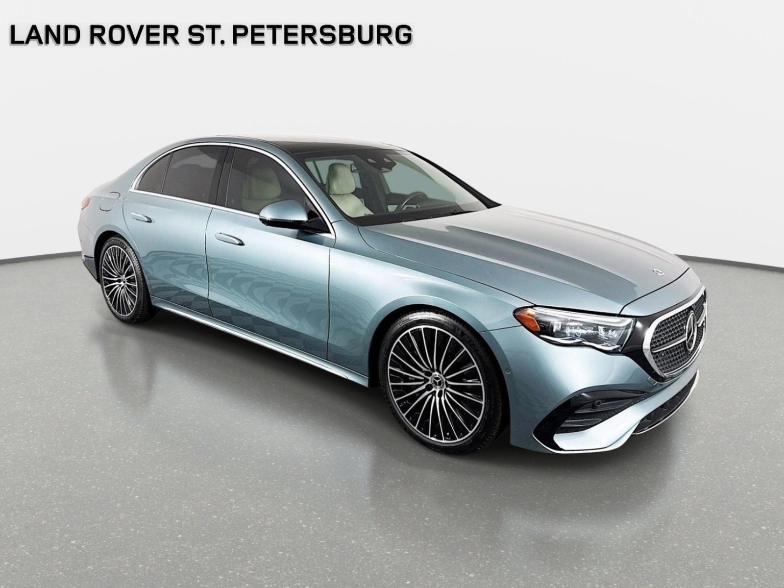 Used 2025 Mercedes-Benz E 450 4MATIC Sedan image 4