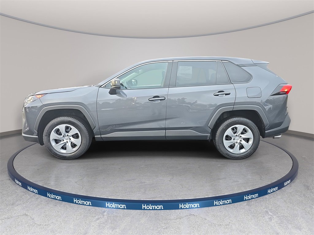 Used 2022 Toyota RAV4 LE image 9