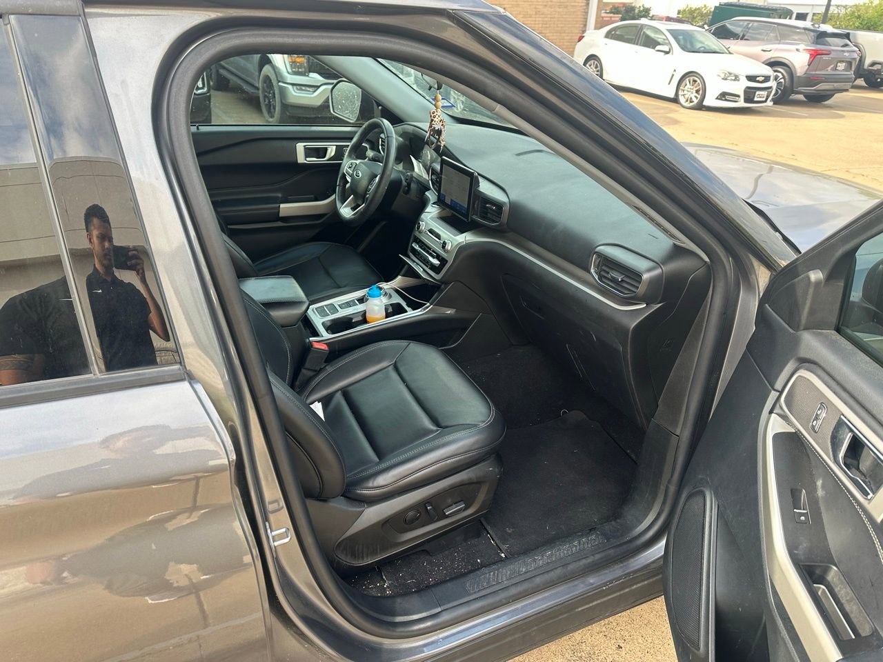 Used 2021 Ford Explorer XLT w/ Equipment Group 202A image 11