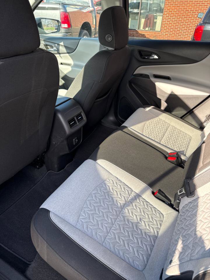 Used 2022 Chevrolet Equinox LS w/ LS Convenience Package FWD image 11
