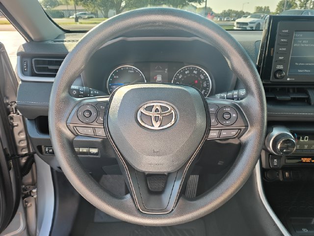 Used 2021 Toyota RAV4 XLE w/ Convenience Package AWD/4WD image 17