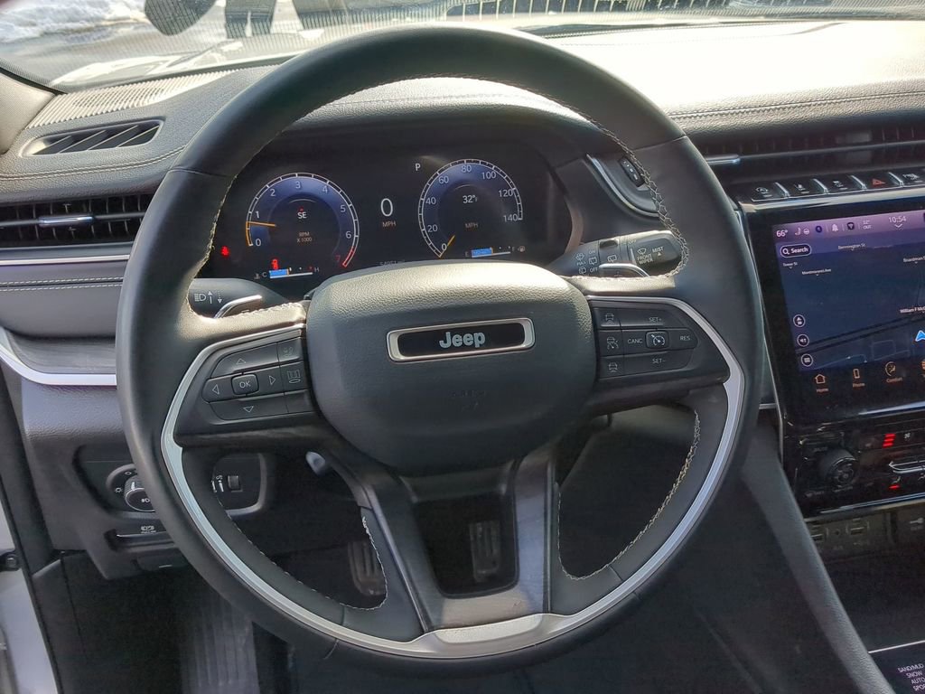 Used 2024 Jeep Grand Cherokee L Limited w/ Luxury Tech Group II image 18