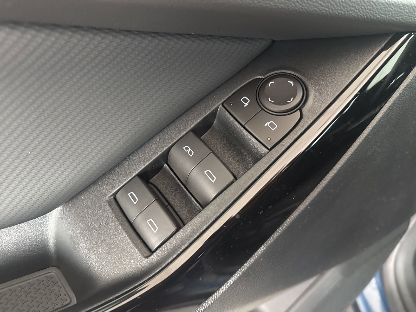 New 2026 Chevrolet Equinox LT image 14