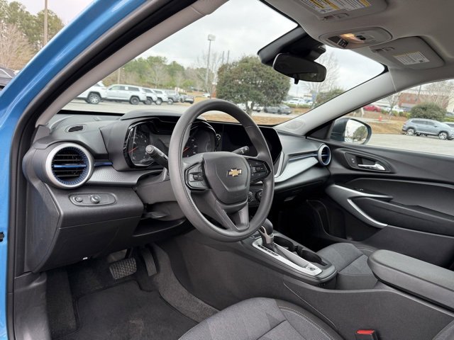 Used 2025 Chevrolet Trax LS image 15